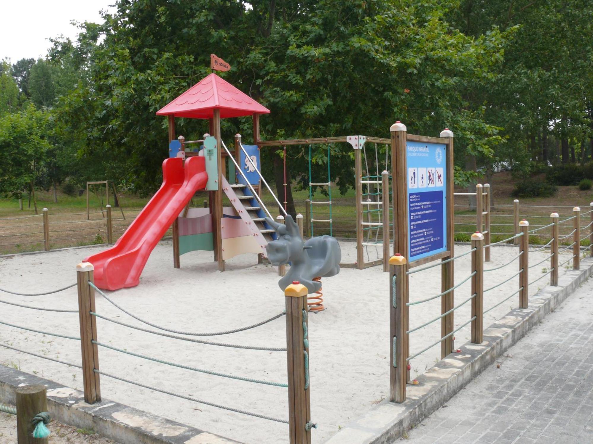 Parque De Campismo Orbitur Foz De Arelho. Hotel ฟอซโดอาเรโย ภายนอก รูปภาพ